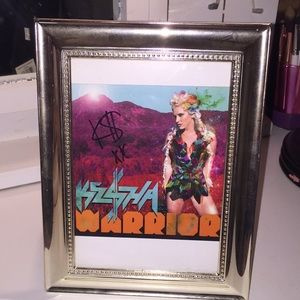 Ke$ha autograph